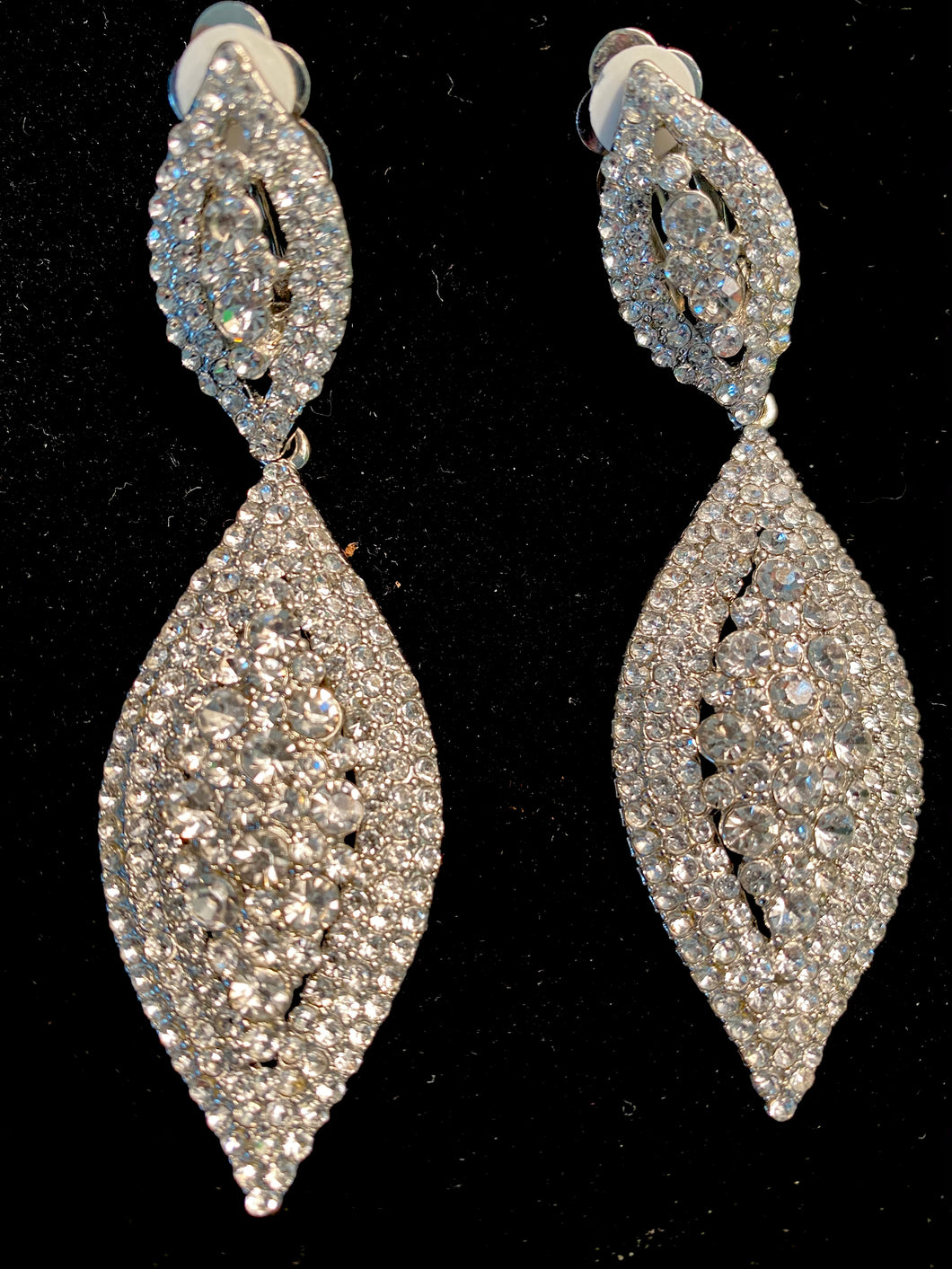 Teardrop clip on your rings